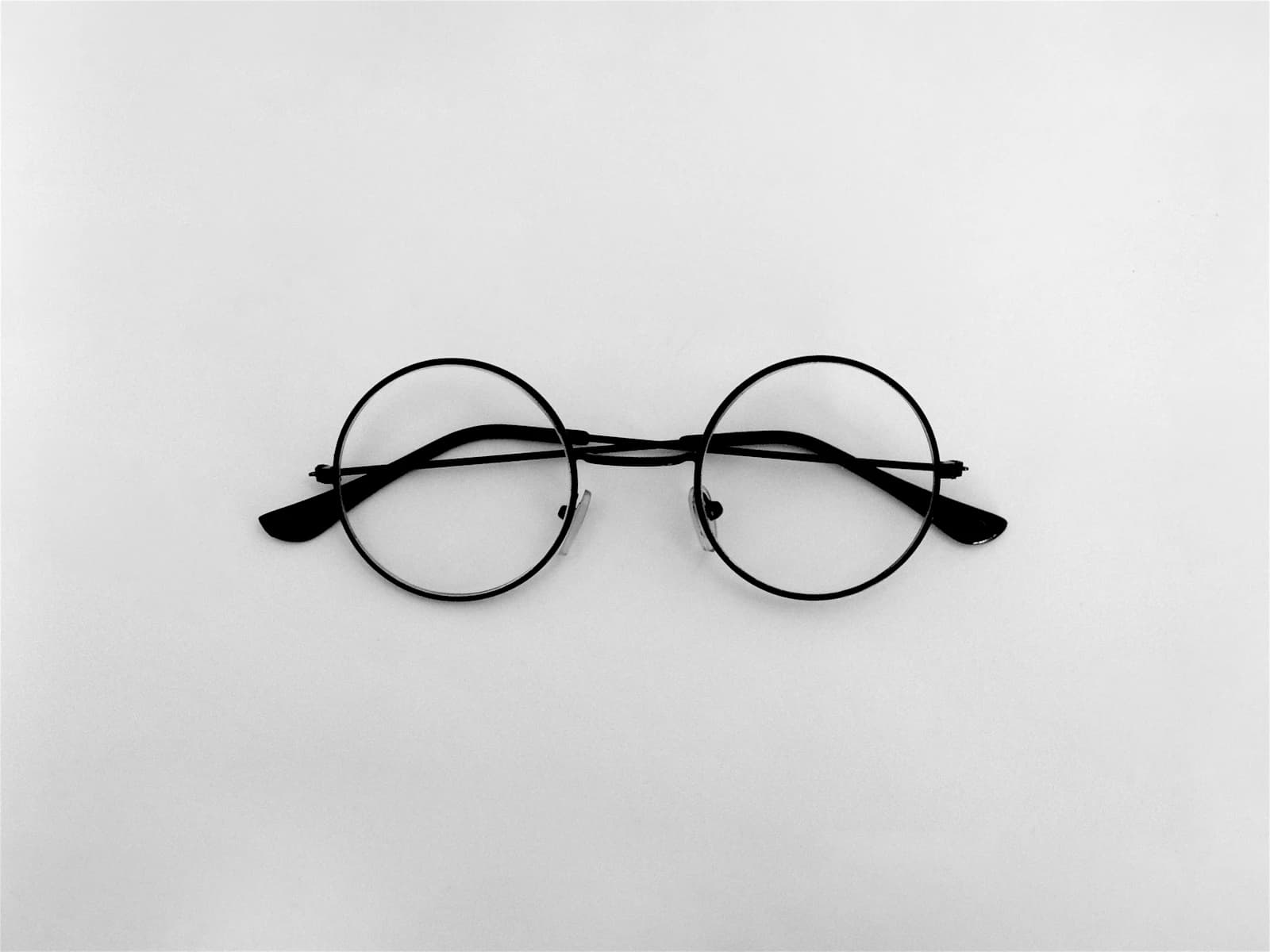 Round metal and acetate eyeglasses showcasing the best round-frame eyewear designers of 2026