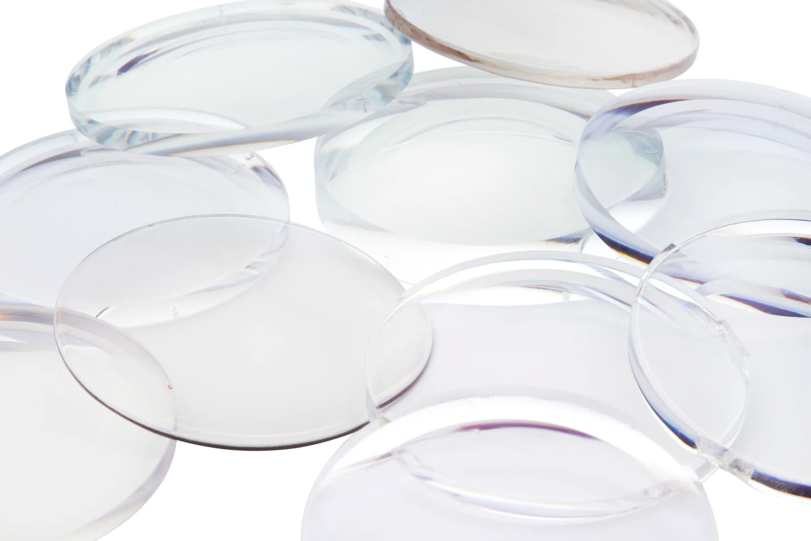 Lens with visible coating layers illustrating the difference between Crizal coating and Varilux progressive lens design
