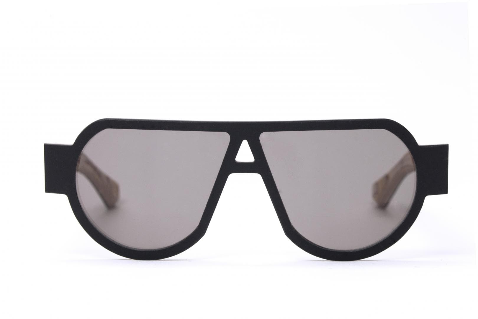 Nina Mur Ettore — independent designer frame